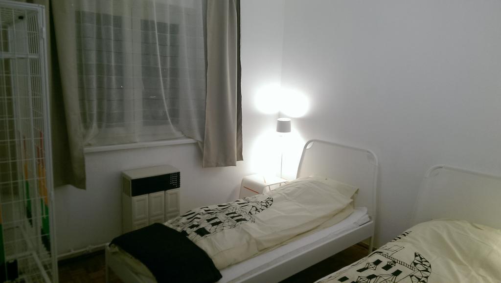 Ch4 Apartment Mediaş Стая снимка
