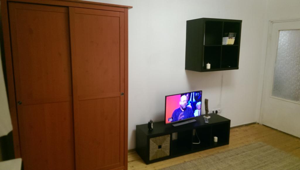 Ch4 Apartment Mediaş Стая снимка