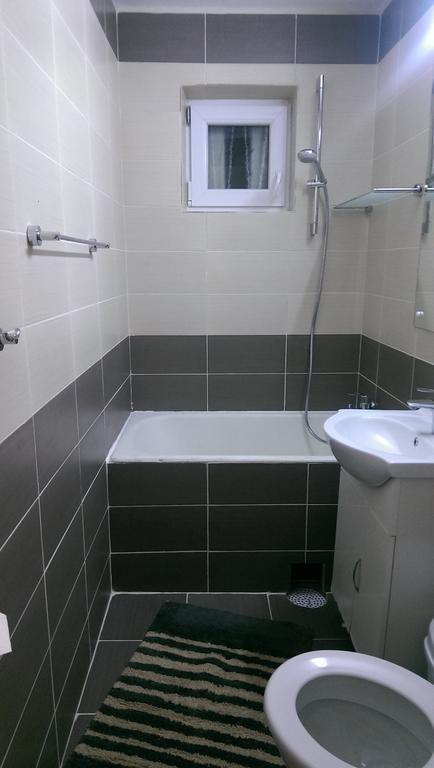 Ch4 Apartment Mediaş Стая снимка