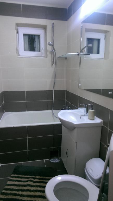 Ch4 Apartment Mediaş Стая снимка